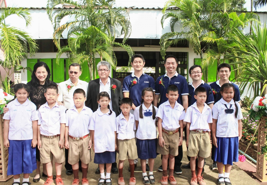 มิตซูบิชิ จิตอาสา นำพนักงานมอบโรงอาหารในโครงการ Hometown School Development