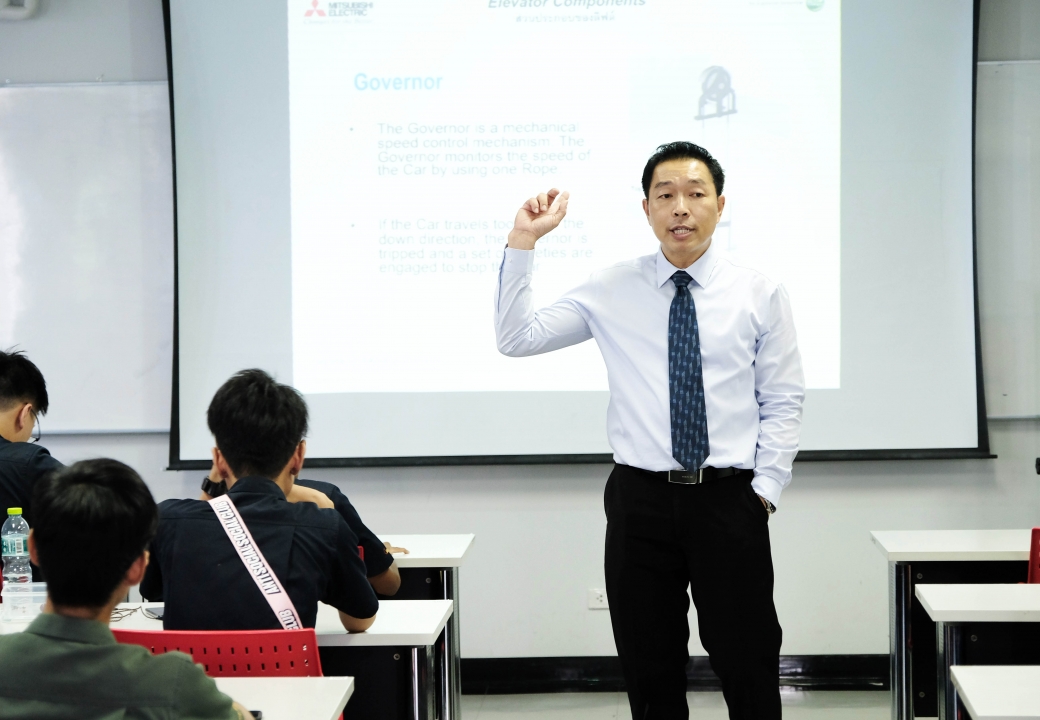 Mitsubishi gives a lecture to student at Kasetsart University